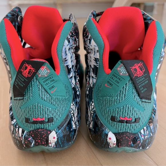 Nike LeBron XII 12 GS Emerald Green Christmas Akron Birch Sneakers Size 6.5Y. - Picture 7 of 7